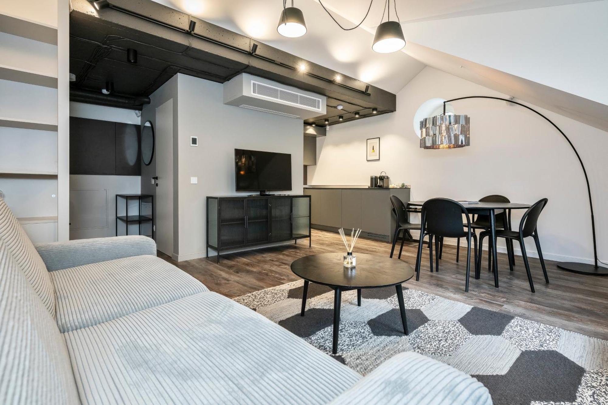Artsy Exclusive Old Town Residence Gallery Walk Vilnius Exterior photo