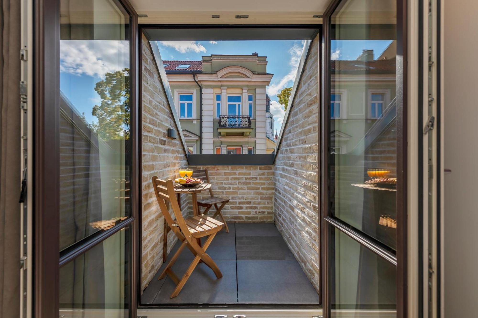 Artsy Exclusive Old Town Residence Gallery Walk Vilnius Exterior photo